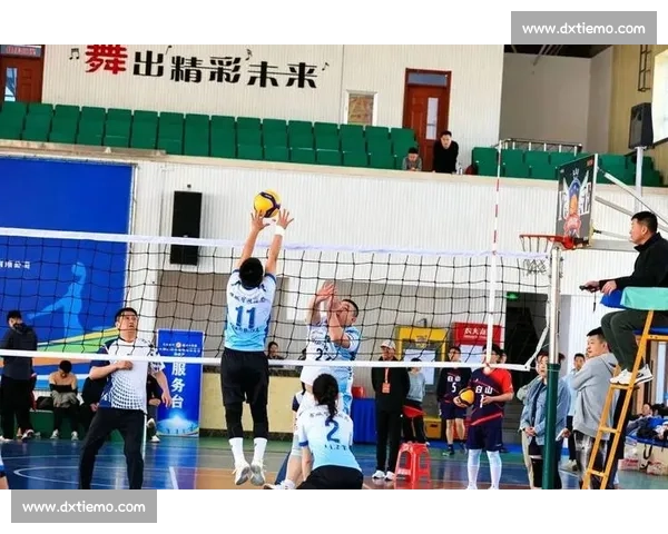 激烈排球对决瞬间交锋队员拼搏奋战全记录 激烈排球对决瞬间交锋队员拼搏奋战全记录